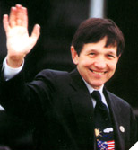 Dennis Kucinich for President 2004- Click for more information